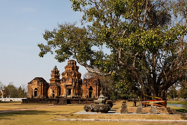 16-Prasat Sikhoraphum-001